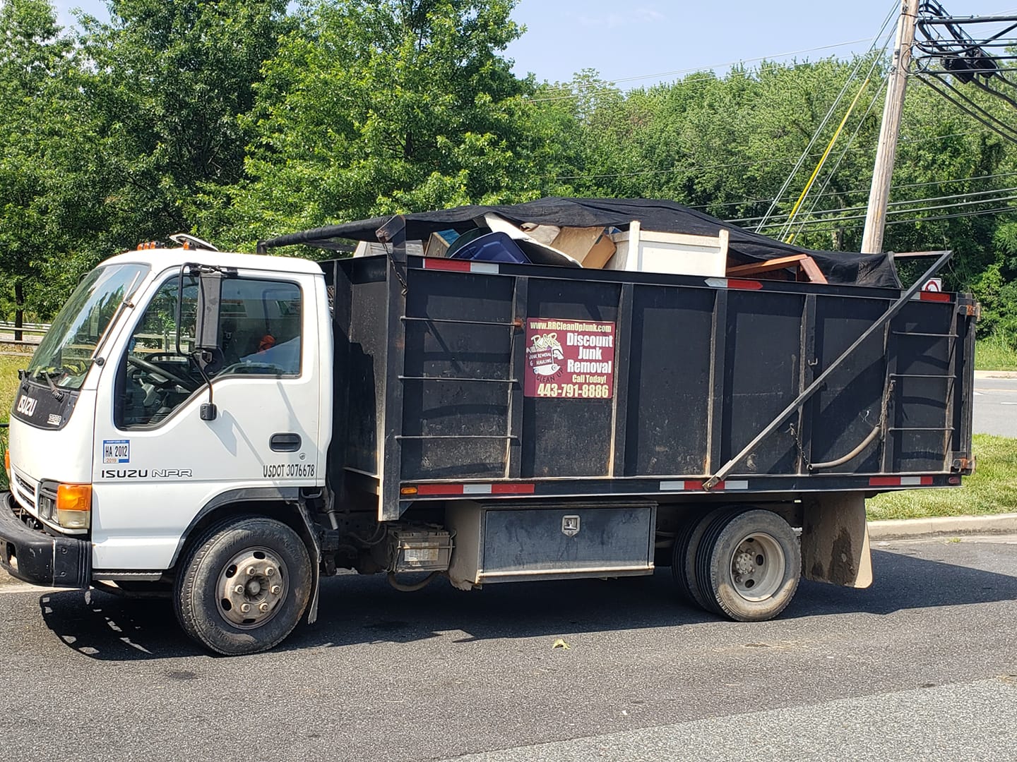 R&R Clean Up LLC Junk Removal Services Truck